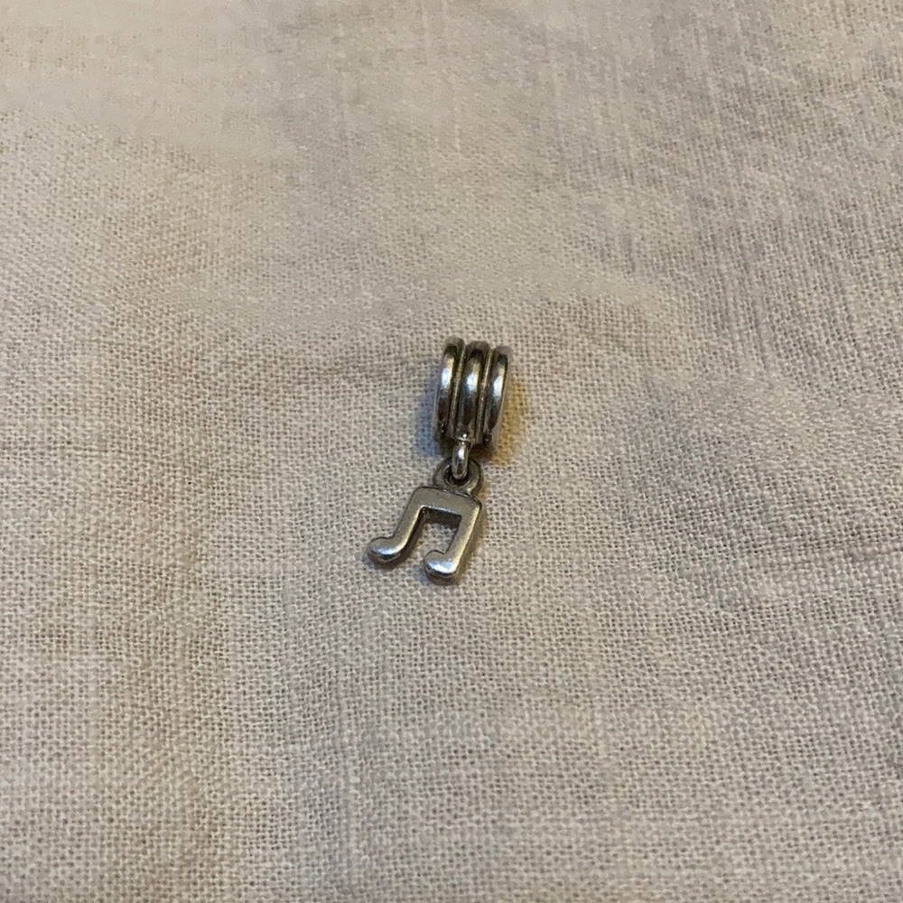 ✨PANDORA✨ music note charm